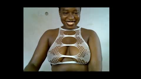 Snapshot of sweetpetitgirl chatting on June 2026 10:20:01 AM LILY BRANDY online show from June 2026 10:20:01 AM