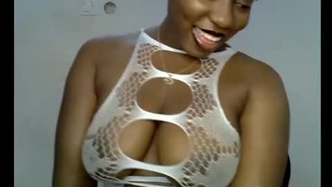 Snapshot of sweetpetitgirl chatting on July 2026 07:23:01 AM LILY BRANDY online show from July 2026 07:23:01 AM