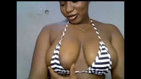 Snapshot of sweetpetitgirl chatting on July 2026 08:33:02 PM LILY BRANDY online show from July 2026 08:33:02 PM