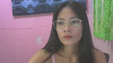 Mia online show from November 2025 02:32:01 AM