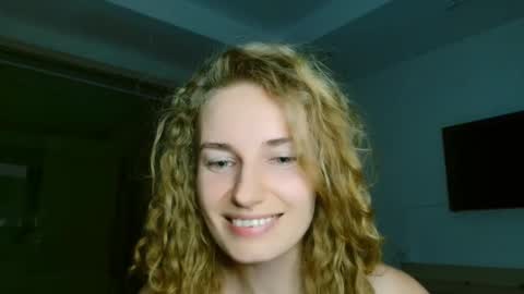 sweety_fruits online show from January 2026 05:38:02 PM