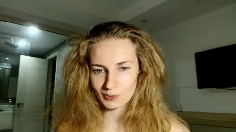 sweety_fruits online show from April 2026 05:21:02 PM