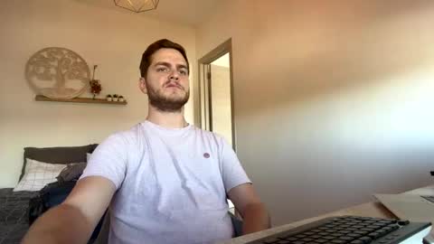 syl092 online show from April 2026 01:01:01 PM