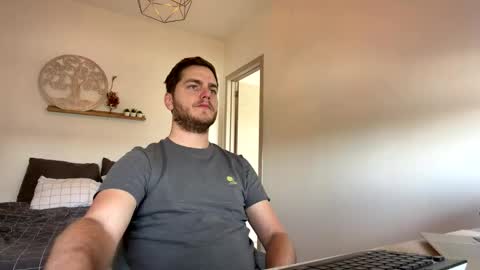 syl092 online show from April 2026 01:25:02 PM