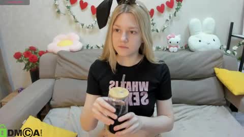 Sylvia online show from March 2026 01:12:02 AM