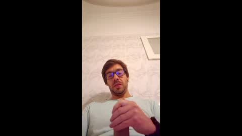 Snapshot of t_fuenzalida chatting on December 2025 02:49:01 AM t_fuenzalida online show from December 2025 02:49:01 AM