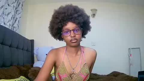 Snapshot of t_okyo chatting on December 2024 09:43:02 AM TOKYO online show from December 2024 09:43:02 AM