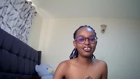 Snapshot of t_okyo chatting on January 2025 08:18:02 AM TOKYO online show from January 2025 08:18:02 AM