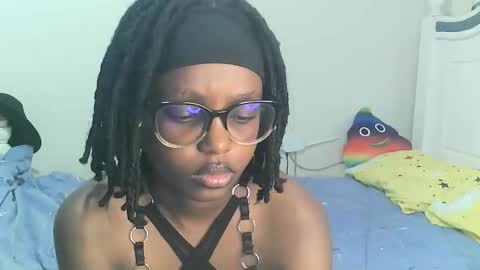 Snapshot of t_okyo chatting on October 2025 06:36:02 AM TOKYO online show from October 2025 06:36:02 AM