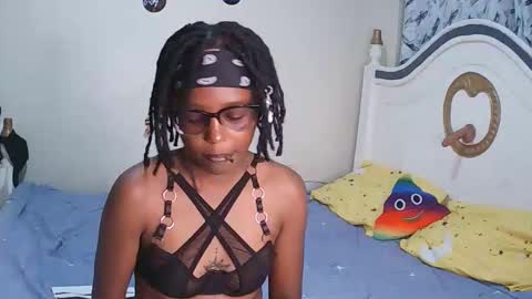 Snapshot of t_okyo chatting on November 2025 03:12:01 PM TOKYO online show from November 2025 03:12:01 PM