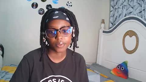 Snapshot of t_okyo chatting on December 2025 02:39:01 AM TOKYO online show from December 2025 02:39:01 AM