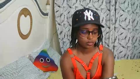 Snapshot of t_okyo chatting on February 2026 02:43:02 PM TOKYO online show from February 2026 02:43:02 PM