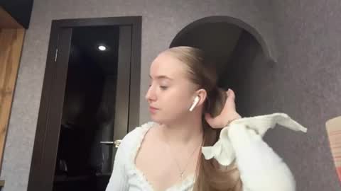 Karina online show from April 2026 03:05:01 PM