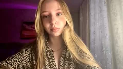 Jenny online show from June 2026 08:15:01 AM