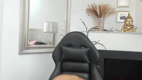 TaniaCarter online show from January 2025 09:14:02 PM