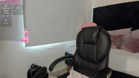 tatikanyx online show from July 2026 08:22:01 PM