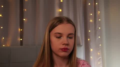 Snapshot of tayelin chatting on April 2026 03:54:02 PM Taya online show from April 2026 03:54:02 PM