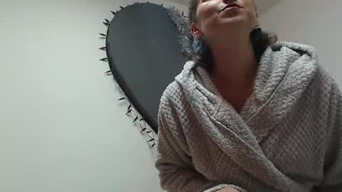 ALICIA--- online show from December 2025 09:04:01 AM