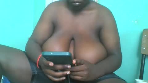 Snapshot of teezzy33 chatting on February 2026 06:37:01 AM teezzy33 online show from February 2026 06:37:01 AM