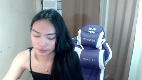 Snapshot of temptmebabyx chatting on June 2026 01:26:02 AM YOGIRL MAXINE online show from June 2026 01:26:02 AM