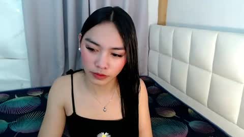 Snapshot of temptmebabyx chatting on June 2026 01:45:02 PM YOGIRL MAXINE online show from June 2026 01:45:02 PM