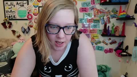 Pixie and Tentacle Overlord online show from April 2026 10:14:02 PM