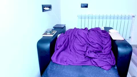 Kira online show from October 2025 04:05:02 AM