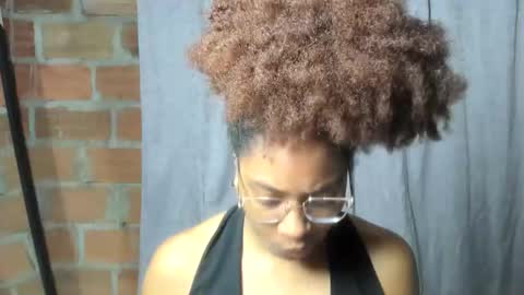 thaimy_ online show from June 2026 02:35:02 AM
