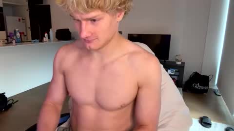 liammlust online show from May 2026 11:21:01 PM
