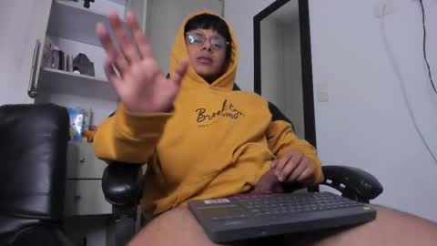 Snapshot of the_weed_guys chatting on December 2025 03:46:02 AM Danny online show from December 2025 03:46:02 AM