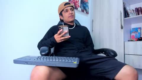 Snapshot of the_weed_guys chatting on January 2026 01:52:02 AM Danny online show from January 2026 01:52:02 AM