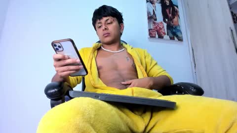 Snapshot of the_weed_guys chatting on January 2026 03:19:02 AM Danny online show from January 2026 03:19:02 AM