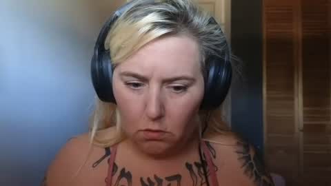 theauroramae -  online show from June 2026 08:11:01 PM