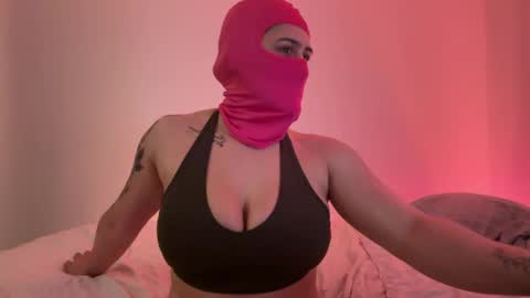 Snapshot of thebellarosa chatting on April 2026 03:10:01 AM Bella Rosa online show from April 2026 03:10:01 AM
