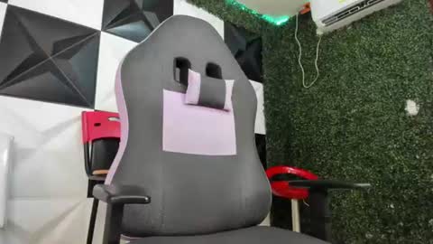 Snapshot of theblackflavor chatting on June 2026 01:00:02 PM Flavor online show from June 2026 01:00:02 PM