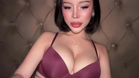 Elle  dont forget to folloW me and thumbs up online show from March 2026 04:27:01 AM