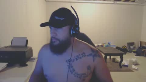 Snapshot of thehawaiian93 chatting on February 2025 06:07:02 AM thehawaiian93 online show from February 2025 06:07:02 AM