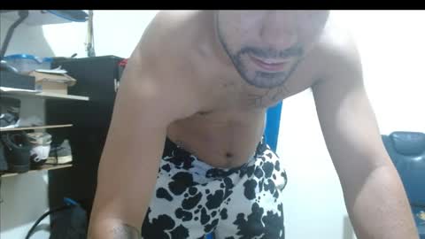Snapshot of thehousedog chatting on June 2026 02:00:02 PM thehousedog online show from June 2026 02:00:02 PM