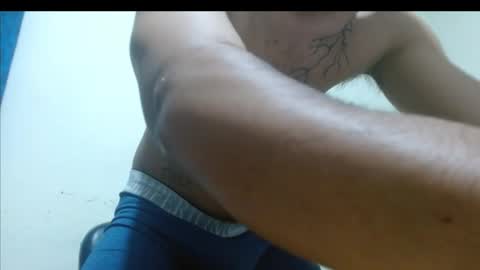 Snapshot of thehousedog chatting on June 2026 01:33:01 PM thehousedog online show from June 2026 01:33:01 PM