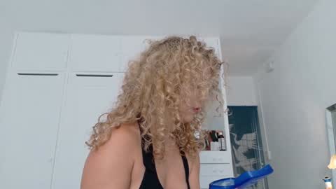 Lily Marie online show from April 2026 10:48:01 PM