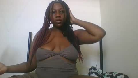 Snapshot of thenaturalgoddess chatting on November 2025 04:41:02 PM TheNaturalGoddess online show from November 2025 04:41:02 PM