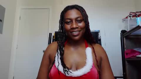 Snapshot of thenaturalgoddess chatting on February 2026 07:25:02 PM TheNaturalGoddess online show from February 2026 07:25:02 PM