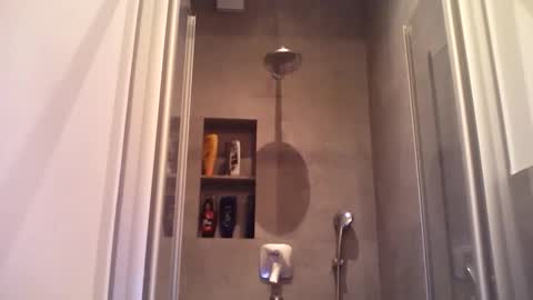 Snapshot of thenewdude1992 chatting on October 2025 04:25:02 PM thenewdude1992 online show from October 2025 04:25:02 PM