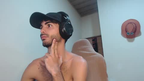 Santiago Enrique online show from May 2026 04:18:02 AM