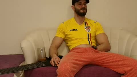 Snapshot of thetop200 chatting on March 2026 06:36:01 PM TheTop online show from March 2026 06:36:01 PM