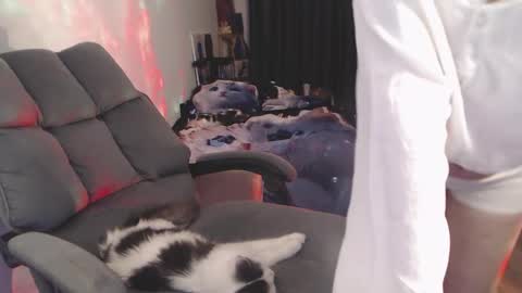 theysaidimcute online show from March 2026 08:46:02 PM