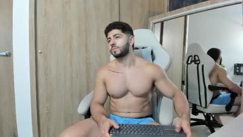 Snapshot of thiago_moretti chatting on July 2026 01:57:01 AM THIAGO online show from July 2026 01:57:01 AM