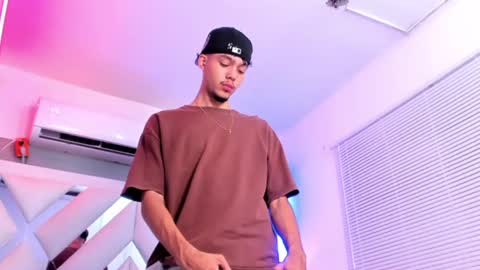 Thiago online show from July 2026 07:27:01 PM
