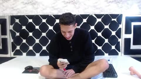 Thiago   online show from June 2026 02:33:01 PM