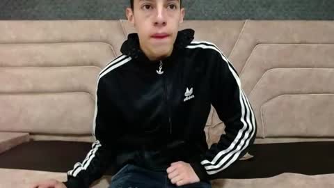 Thiago   online show from July 2026 12:32:02 PM